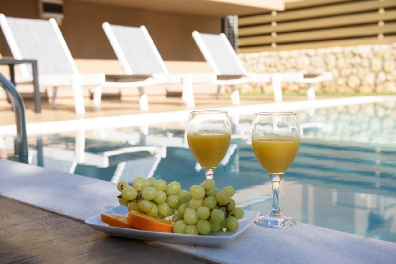Efilenia Luxury Villas คอนโตกาลิ ภายนอก รูปภาพ